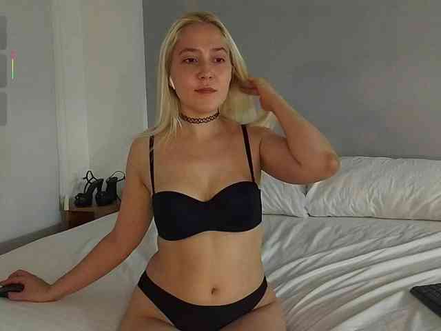 Bella_Byers webcam