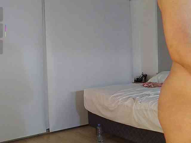 Bella_Byers webcam