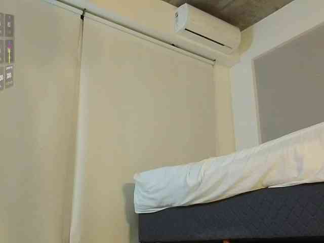 Bella_Byers webcam