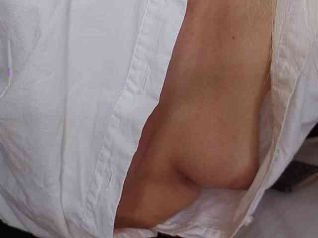 Bella_Byers webcam