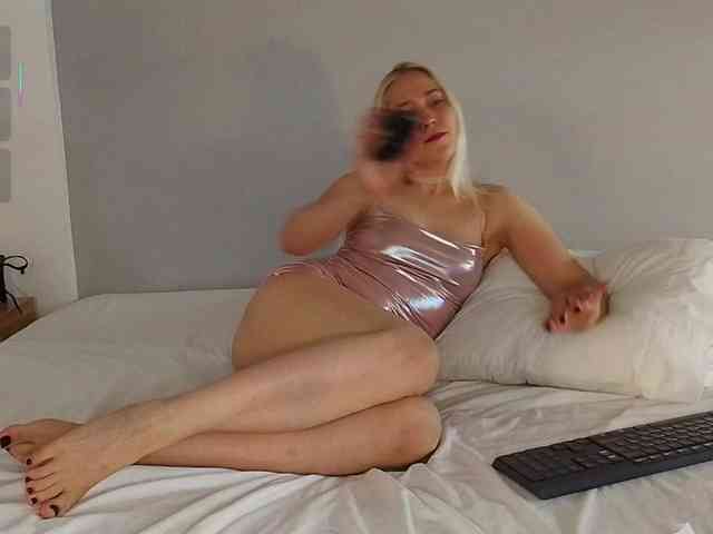 Bella_Byers webcam