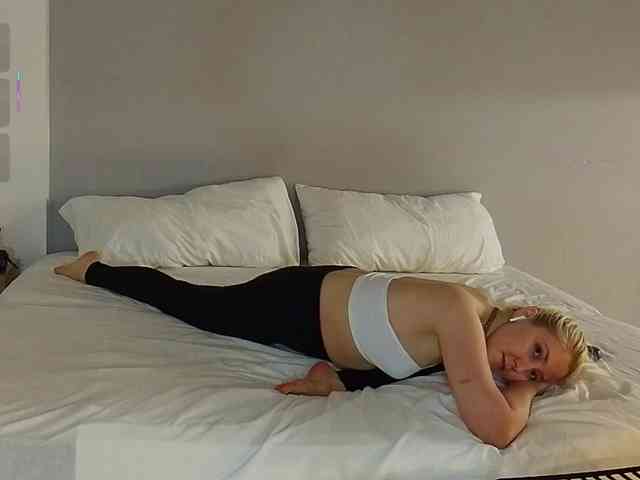 Bella_Byers webcam