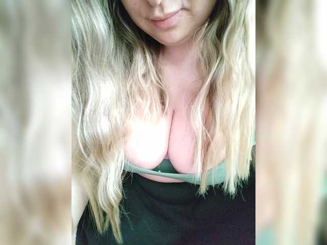 AmandaGreat's BongaCams show and profile