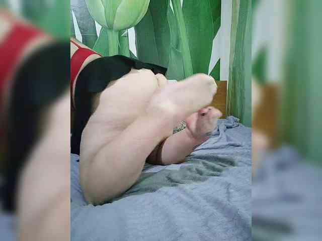 KissMyLipsXx webcam