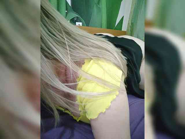 KissMyLipsXx webcam