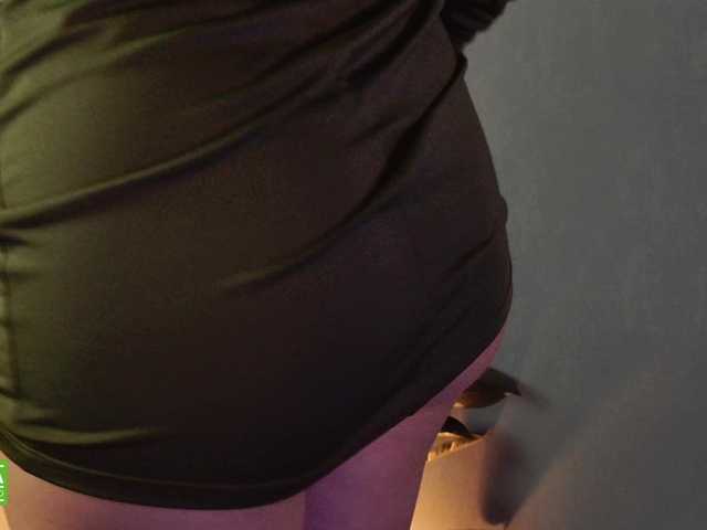 Jenniee's BongaCams show and profile