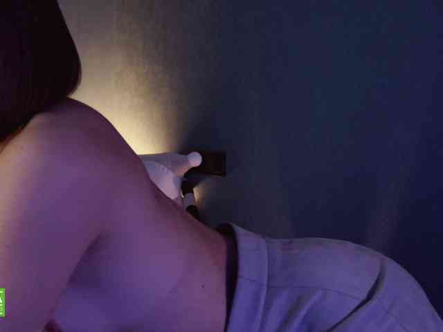 Jenniee webcam