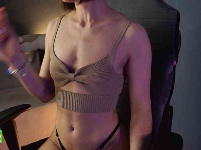 Jenniee webcam