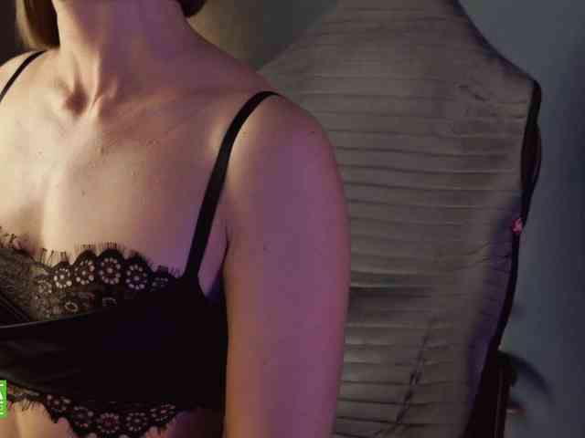 Jenniee webcam