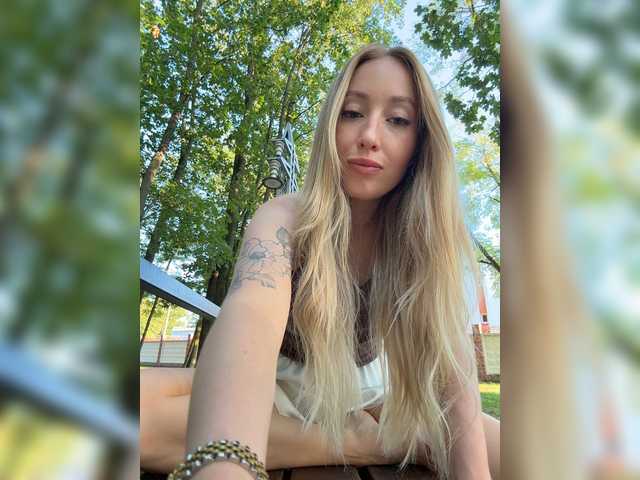 Chloee live webcam show