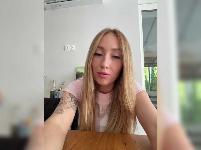 KiraBlake live cam on BongaCams