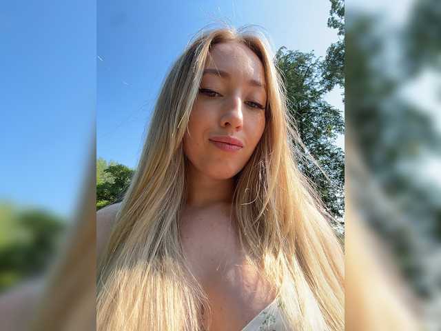 KiraBlake live cam on BongaCams