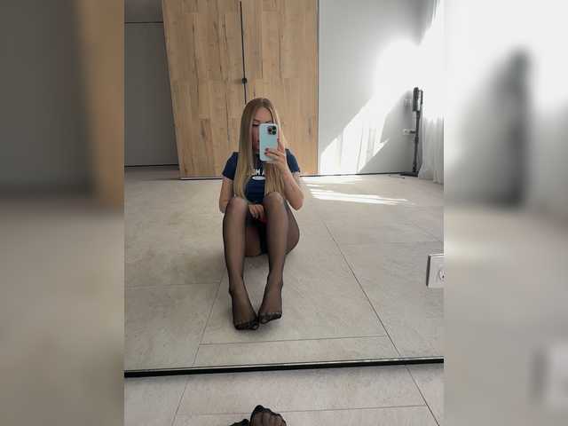 модель KiraBlake