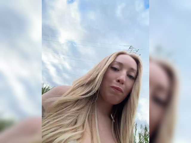 Chloee live cam
