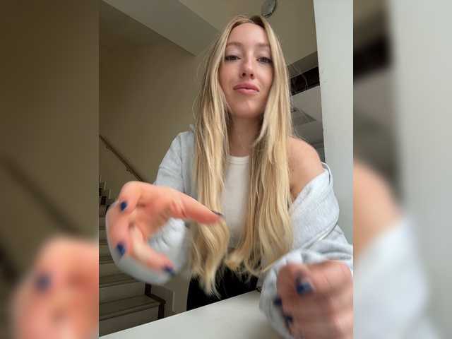 KiraBlake live cam on BongaCams