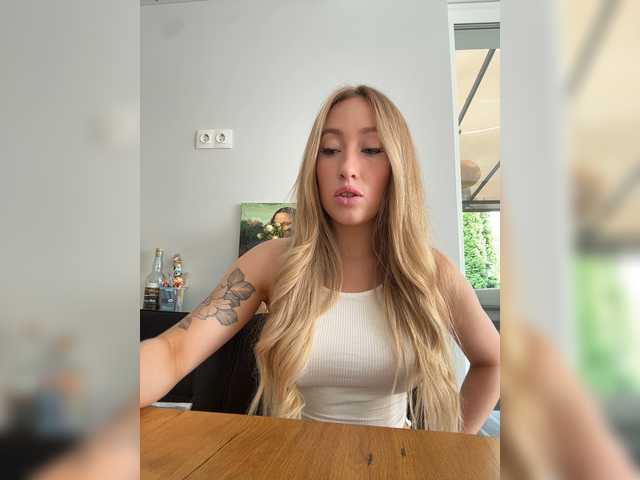 KiraBlake live stream preview