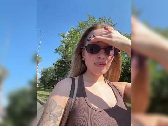 KiraBlake live cam on BongaCams