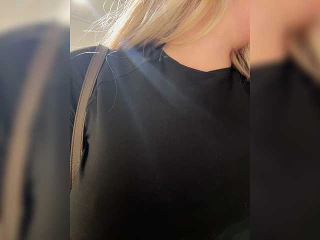 KiraBlake live webcam show