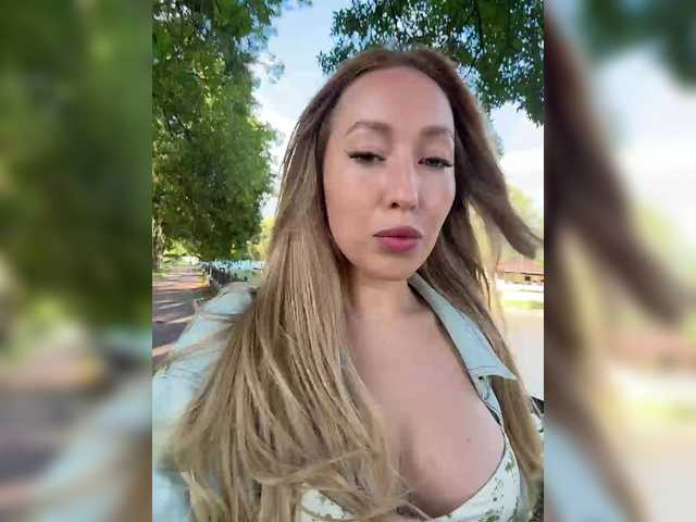 Chloee live cam