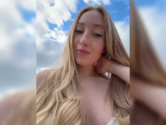KiraBlake live webcam show