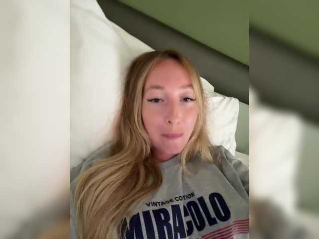 KiraBlake live cam on BongaCams