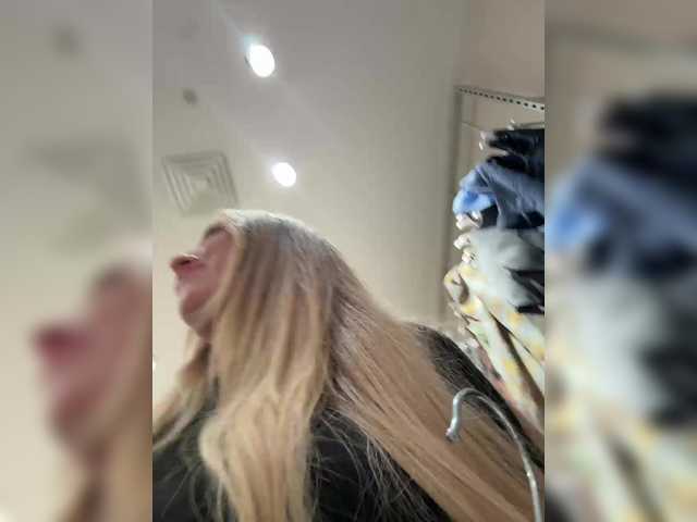 kirablake live sex show