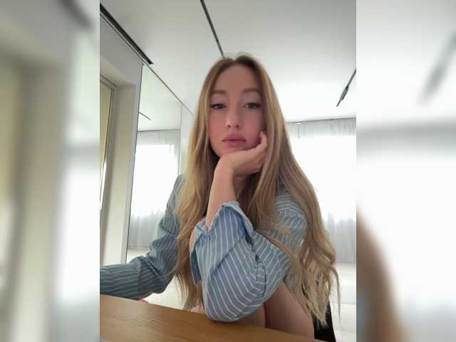 KiraBlake live cam on BongaCams