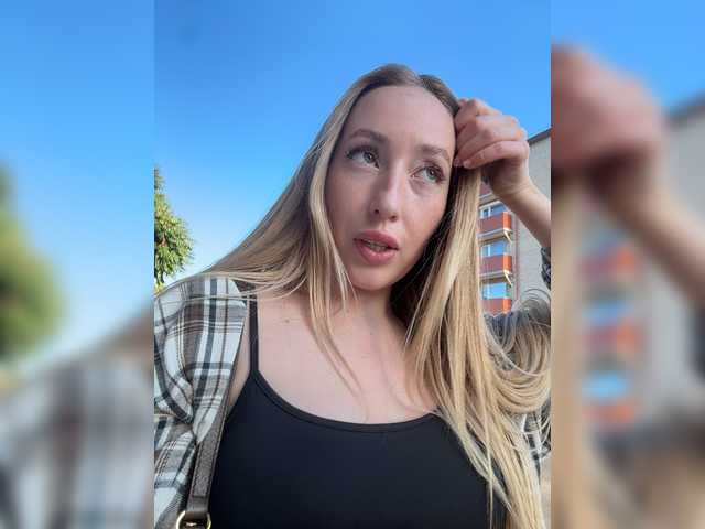 KiraBlake live webcam show