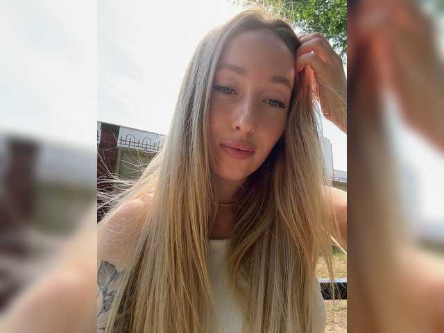 Chloee live webcam show