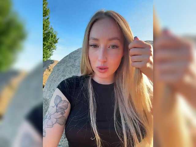 KiraBlake live webcam show