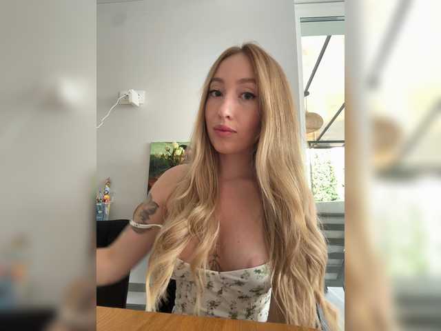 KiraBlake live cam on BongaCams