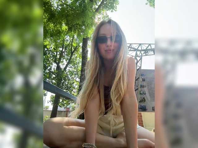 KiraBlake live cam on BongaCams