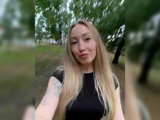 KiraBlake live webcam show