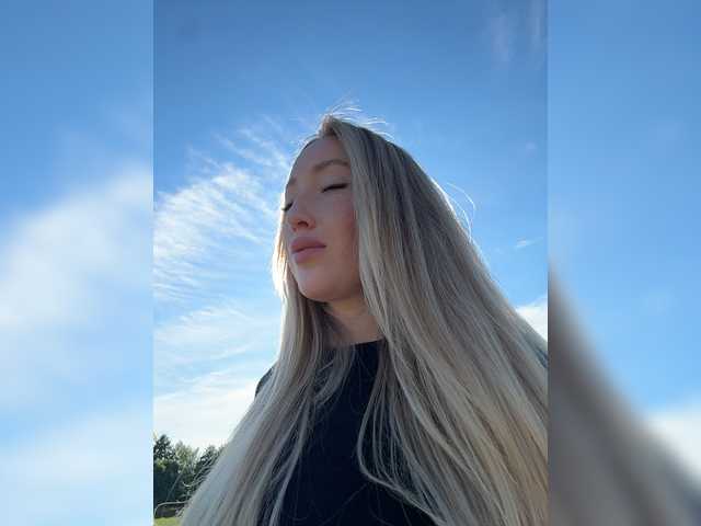 KiraBlake live webcam show