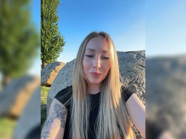 KiraBlake live webcam show