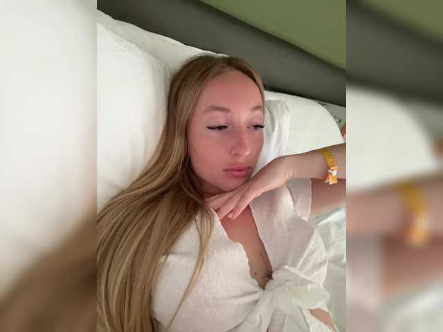 KiraBlake live cam on BongaCams
