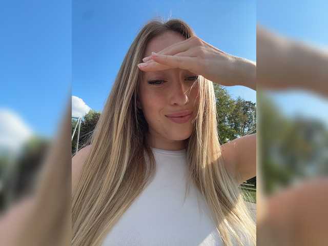 KiraBlake live cam on BongaCams