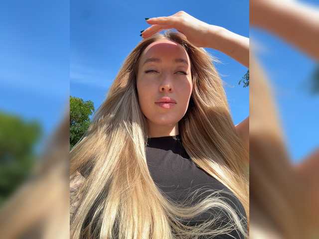 KiraBlake live webcam show