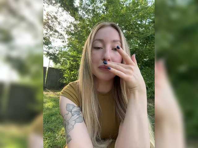 KiraBlake live cam on BongaCams
