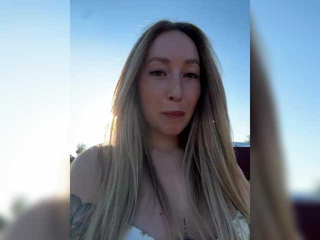 KiraBlake live cam on BongaCams