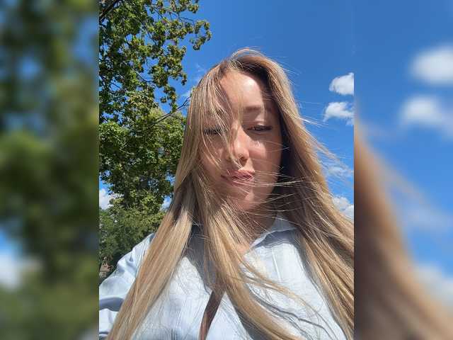 KiraBlake live cam on BongaCams