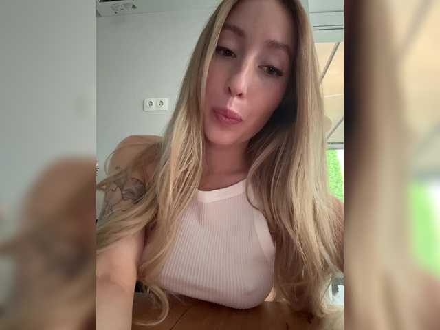 KiraBlake live cam on BongaCams