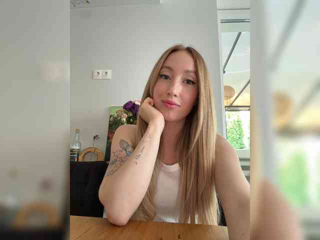Chloee webcam