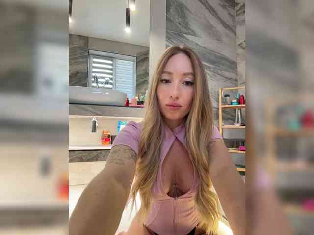 Модель: Chloee