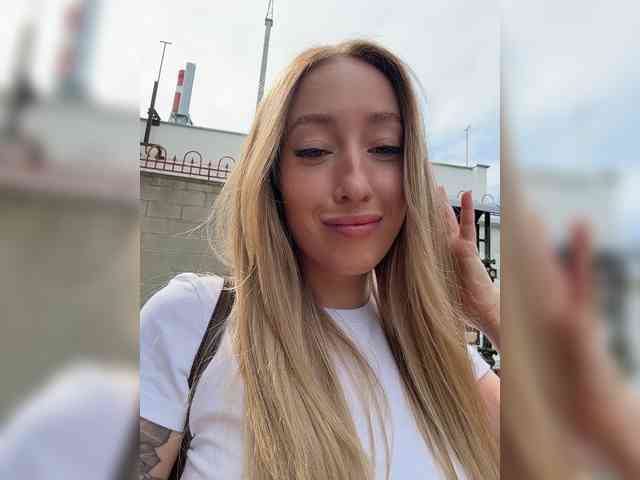 Chloee webcam