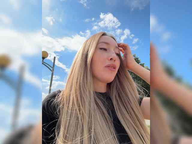 Модель: Chloee