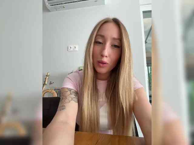 Модель: Chloee
