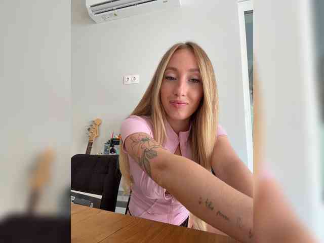 Модель: Chloee