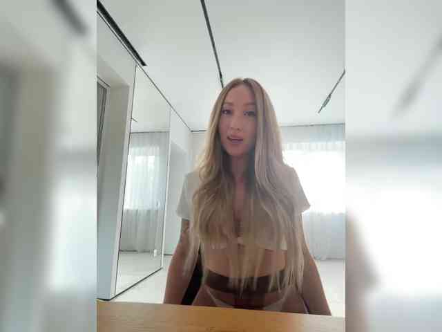 Chloee webcam