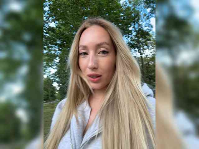 Chloee webcam